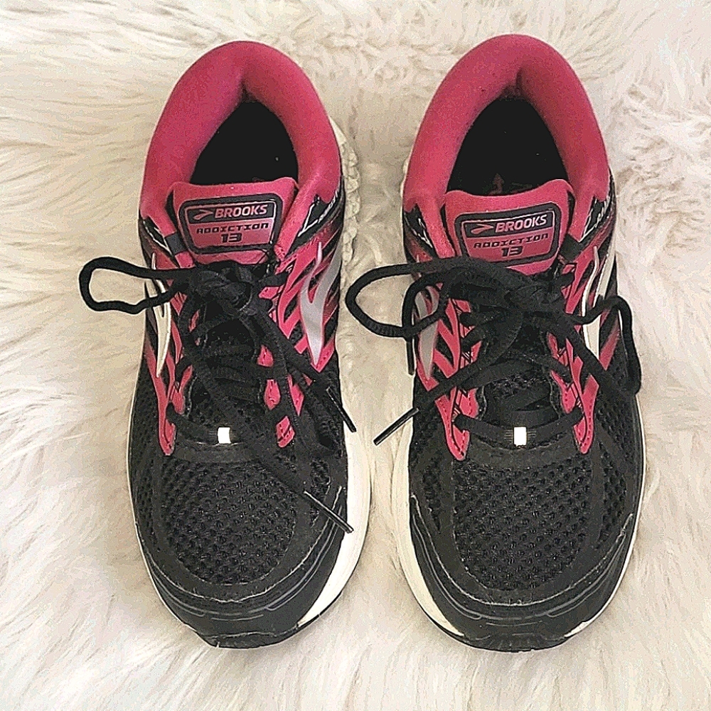 Brooks Addiction 13 running shoes size 7.5 wide